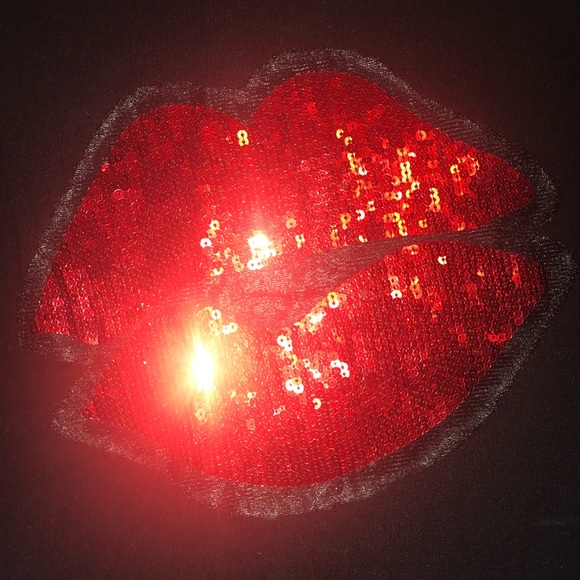 Black and red sequined lips sweater - Picture 4 of 4